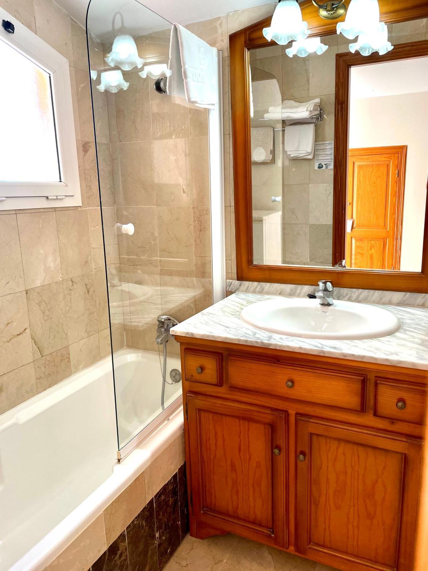 Double or Twin Room,1550466883:JPEG